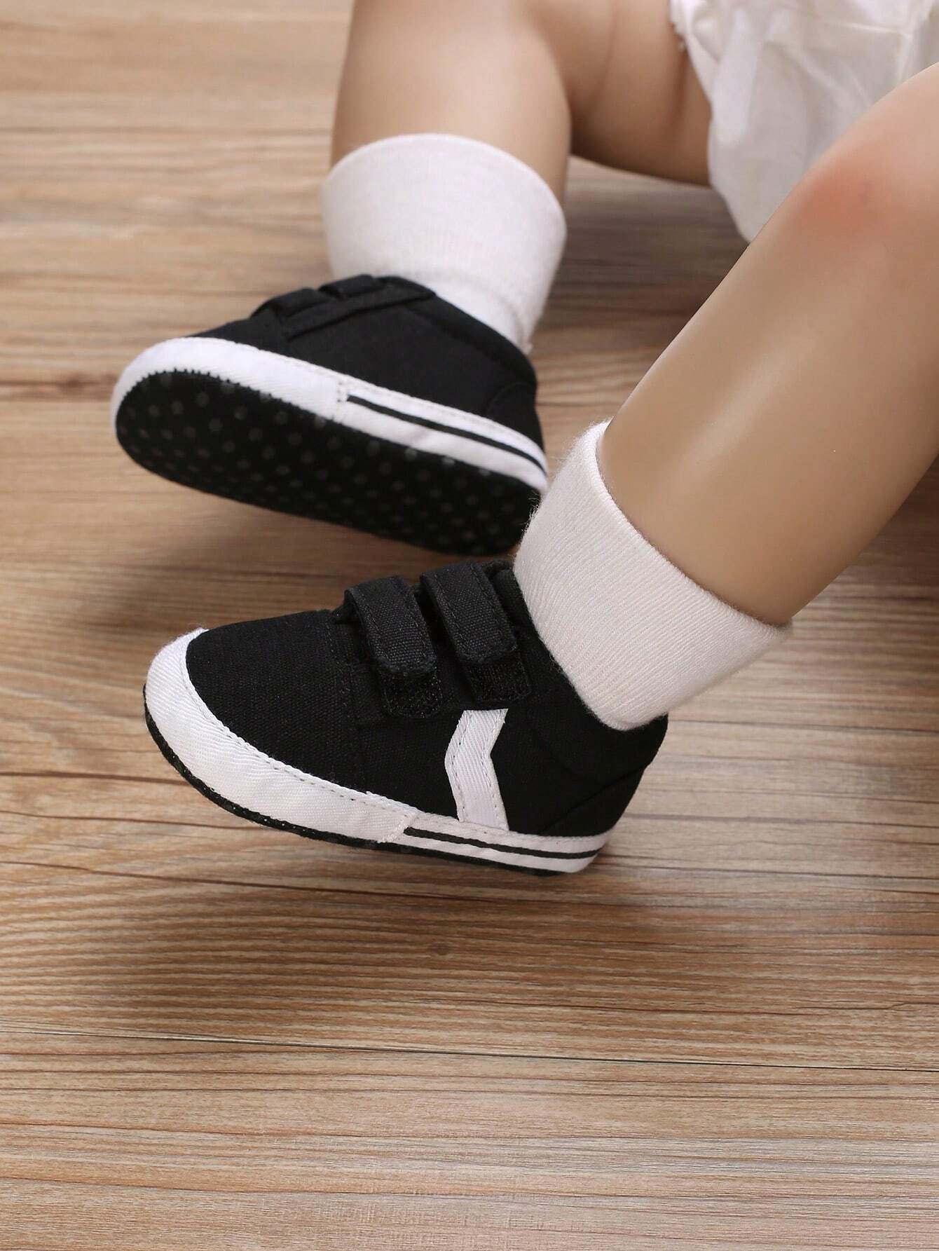 Baby Boys Two Tone Hook-and-loop Fastener Canvas Sporty Skate Shoes For Spring And Autumn